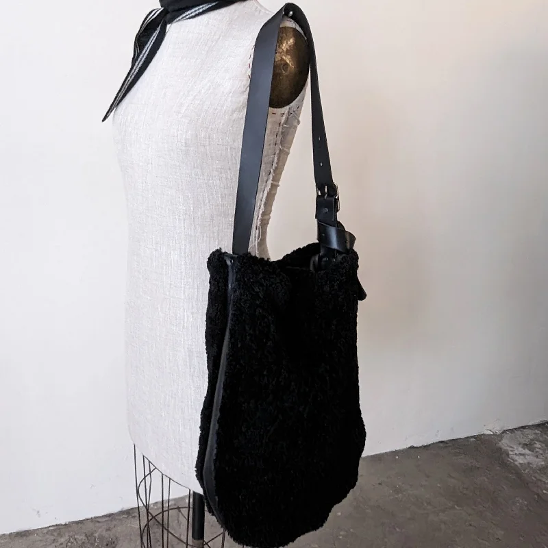 Hot Sale Shearling U-Shaped Bag - Black The Best Handbag Offers Are Here