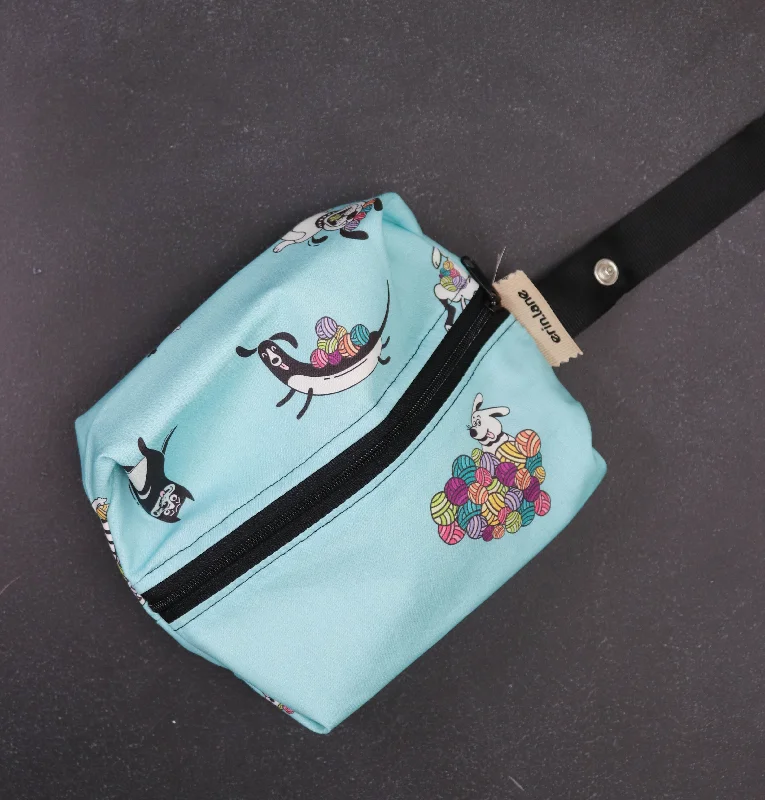 Special Offers Snap and Stash Notions Bag in Wags and Wool Trendy Bags, Huge Savings Special Offers Snap and Stash Notions Bag in Wags and Wool Trendy Bags, Huge Savings