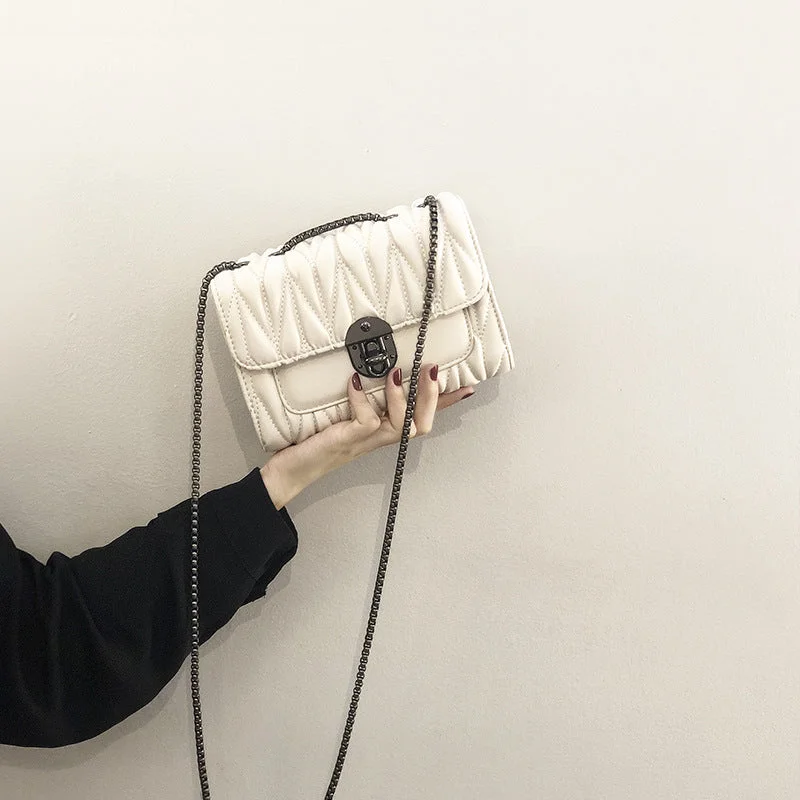 Elegant And On-Sale Evening Bags Wholesale PU Pleated Chain Messenger Bag JDC-SD-BLY010 Unmissable Deals On High-Quality Designer Bags Elegant And On-Sale Evening Bags Wholesale PU Pleated Chain Messenger Bag JDC-SD-BLY010 Unmissable Deals On High-Quality Designer Bags