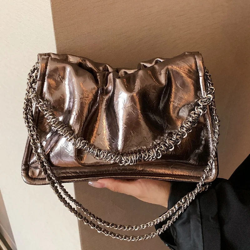Bold Fashionistas Wholesale 2023 Autumn PU Chain Pleated Cloud Crossbody Bag Fashion-Forward Bags At Limited-Time Offers Bold Fashionistas Wholesale 2023 Autumn PU Chain Pleated Cloud Crossbody Bag Fashion-Forward Bags At Limited-Time Offers