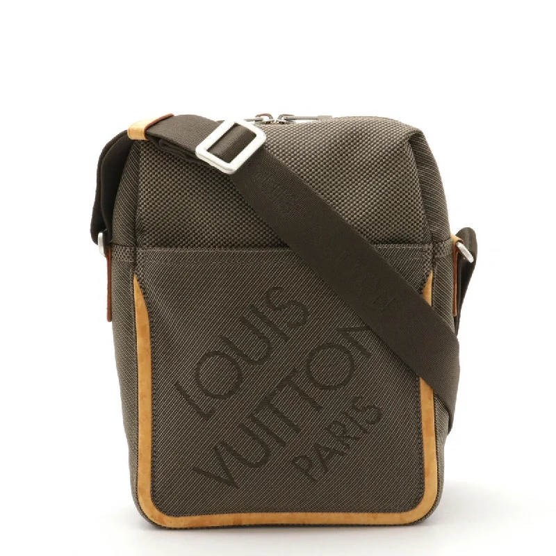 Professional Bags With Office Discounts Louis Vuitton Damier Geant Canvas Shoulder Bag M93040 Big Savings On Totes, Crossbody Bags, And More Professional Bags With Office Discounts Louis Vuitton Damier Geant Canvas Shoulder Bag M93040 Big Savings On Totes, Crossbody Bags, And More