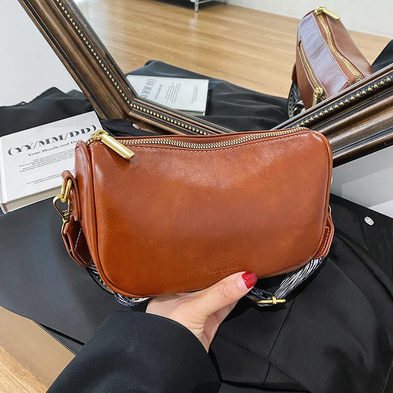 Unbeatable Deals Wholesale 2023 Autumn and Winter Oil Wax Leather Dark Pattern Solid Color Ethnic Style Crossbody Bag Designer-Inspired Bags At Reduced Prices Unbeatable Deals Wholesale 2023 Autumn and Winter Oil Wax Leather Dark Pattern Solid Color Ethnic Style Crossbody Bag Designer-Inspired Bags At Reduced Prices