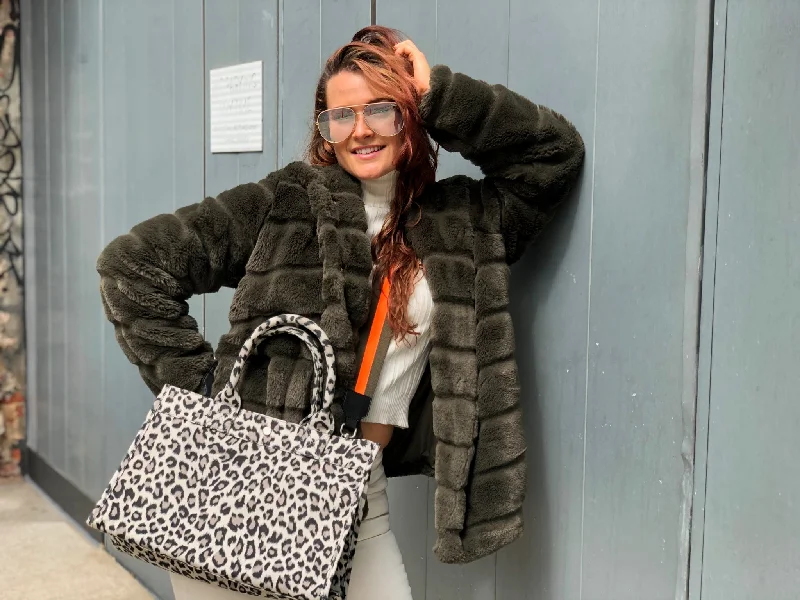 Vintage Bags For Retro And Classic Fashion Lovers Koala Basics: Midi East West Bag Must-Have Bags, Big Discounts Vintage Bags For Retro And Classic Fashion Lovers Koala Basics: Midi East West Bag Must-Have Bags, Big Discounts