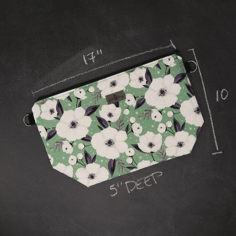 Urban Fashion Large Zip Top Project Bag with Crossbody Strap in Fraser Floral Stylish Bags At Unbeatable Prices Urban Fashion Large Zip Top Project Bag with Crossbody Strap in Fraser Floral Stylish Bags At Unbeatable Prices