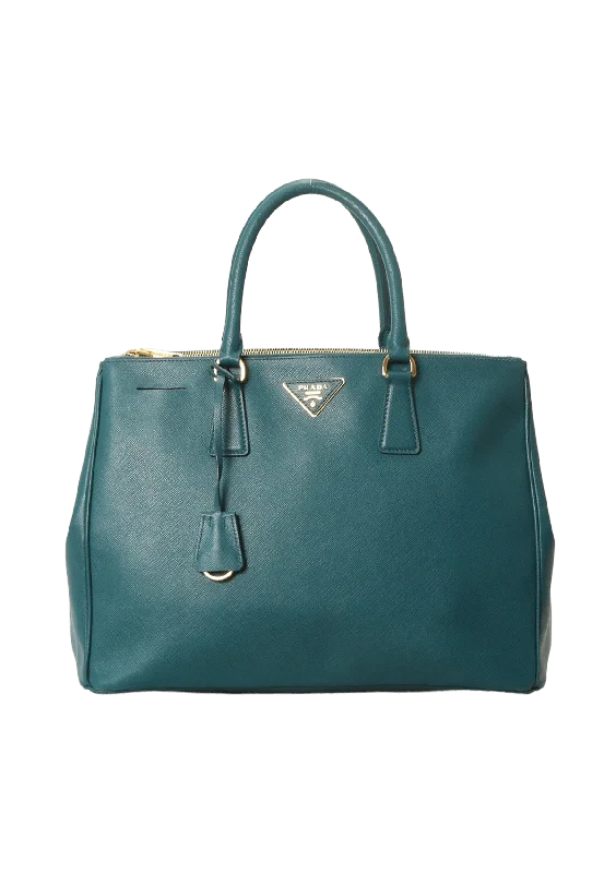 Smart Casual Deals LARGE SAFFIANO LUX DOUBLE ZIP GALLERIA Trendy Handbags, Limited-Time Sale Smart Casual Deals LARGE SAFFIANO LUX DOUBLE ZIP GALLERIA Trendy Handbags, Limited-Time Sale