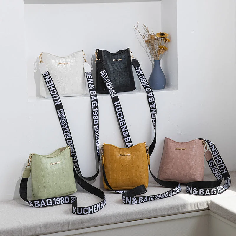 Minimalist Bags For Clean And Modern Aesthetics Wholesale PU Crocodile Pattern Shoulder Messenger Bag JDC-SD-Jiangt003 Fashionable Handbags, Limited-Time Deals Minimalist Bags For Clean And Modern Aesthetics Wholesale PU Crocodile Pattern Shoulder Messenger Bag JDC-SD-Jiangt003 Fashionable Handbags, Limited-Time Deals