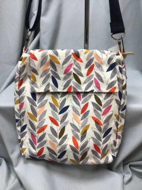 Ladies BAG Trendy Purses At Exclusive Promotional Rates