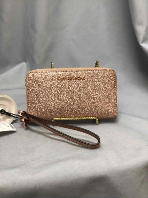 MICHAEL KORS Ladies BAG Chic Shoulder Bags At Promotional Rates
