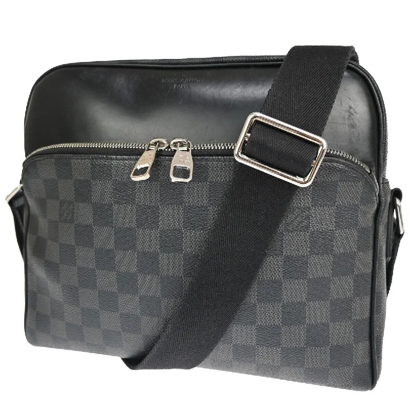 Louis Vuitton Reporter Dayton Canvas Shoulder Bag (Pre-Owned) Limited-Stock Bag Clearance – Grab Your Favorite Now Louis Vuitton Reporter Dayton Canvas Shoulder Bag (Pre-Owned) Limited-Stock Bag Clearance – Grab Your Favorite Now
