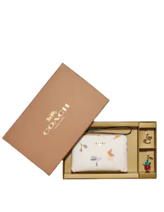 Coach Boxed Corner Zip Wristlet With Dreamy Veggie Print Best Bag Sale Of The Season Coach Boxed Corner Zip Wristlet With Dreamy Veggie Print Best Bag Sale Of The Season
