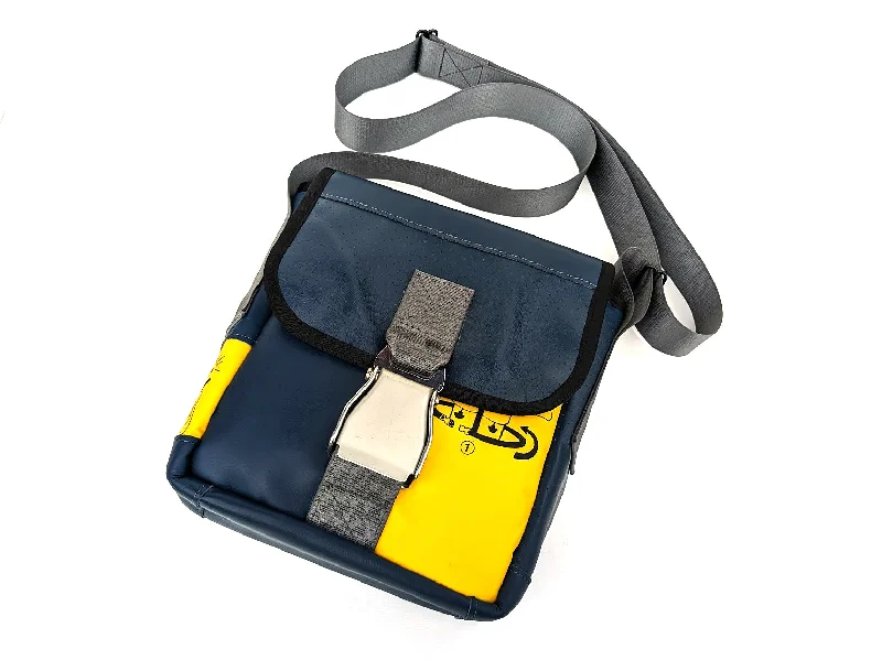 Mariclaro Mini Messenger Bag - Air Canada - Airbus A319-100 Huge Handbag Markdowns – Update Your Collection Now Mariclaro Mini Messenger Bag - Air Canada - Airbus A319-100 Huge Handbag Markdowns – Update Your Collection Now