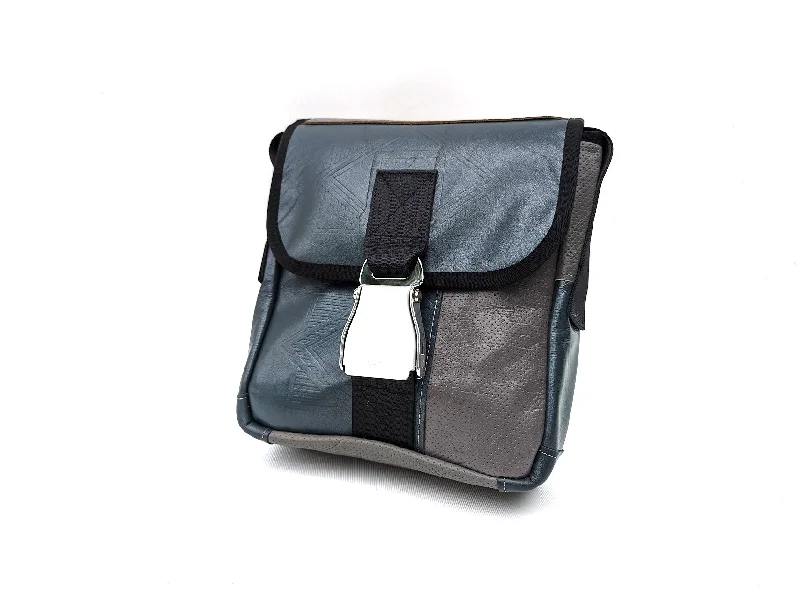 Mariclaro Mini Messenger Bag - Alaska Airlines - Boeing 737 Trendy Purses At Unbeatable Discounts Mariclaro Mini Messenger Bag - Alaska Airlines - Boeing 737 Trendy Purses At Unbeatable Discounts