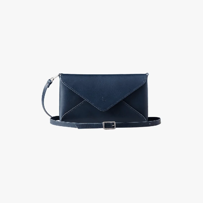 Model Clutch Best Deals On Premium And Casual Bags – Act Fast