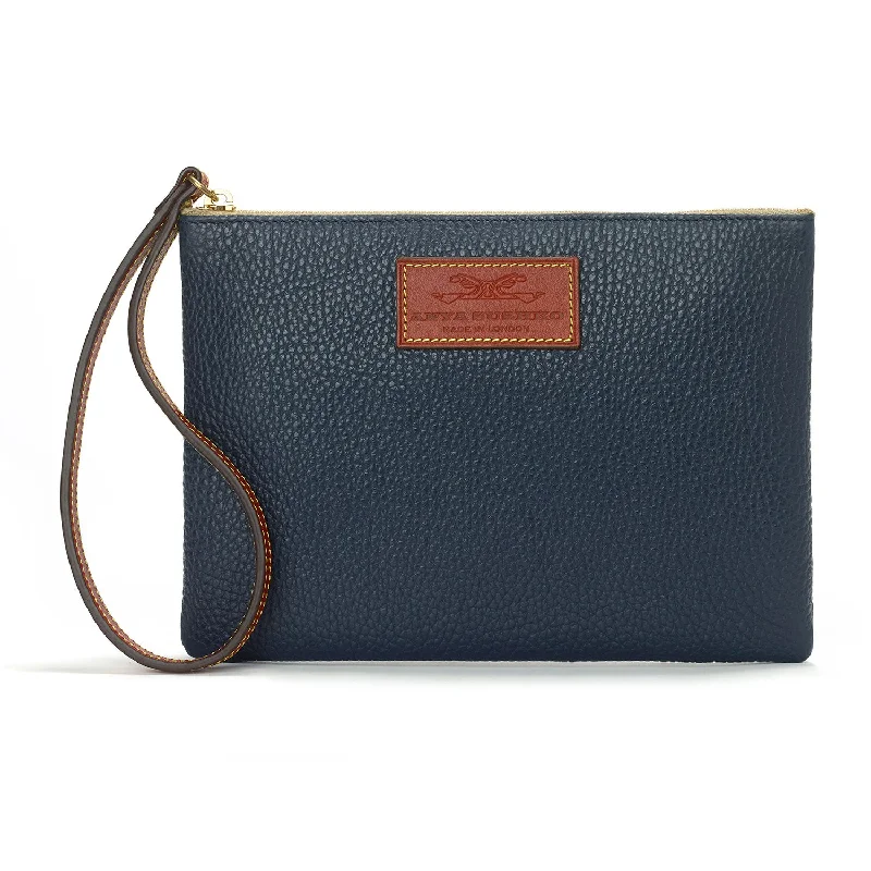 Wristlet Fashion Bags With Huge Discounts