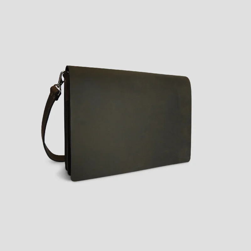 The Minimal Timeless Handbags Now At Special Discounts