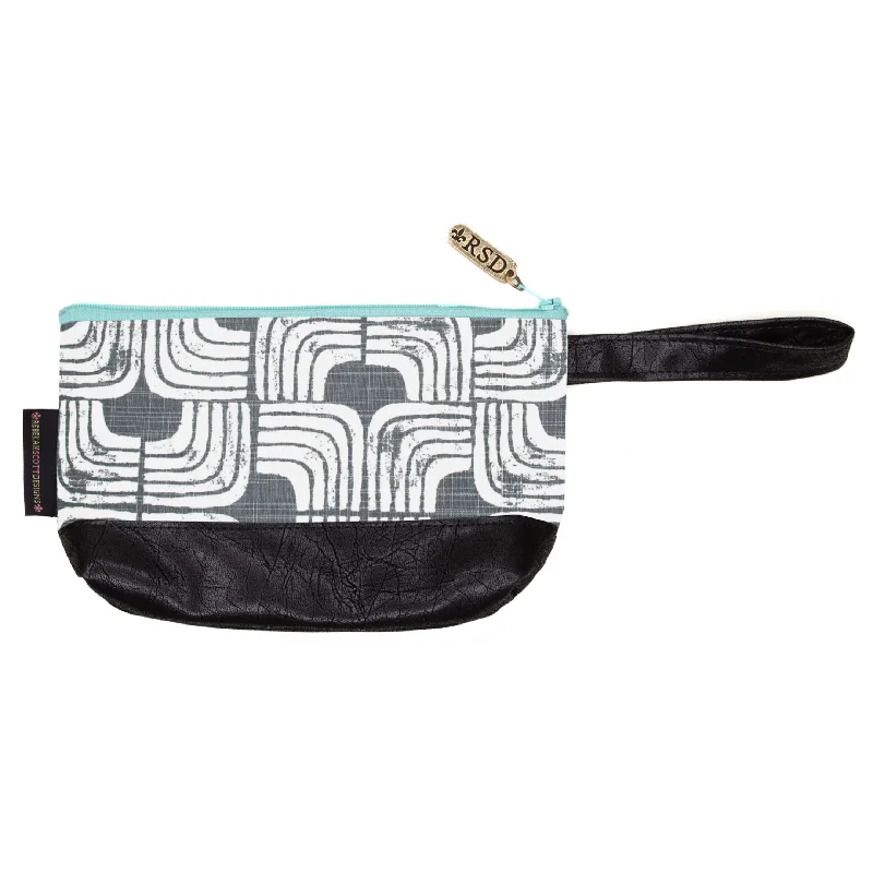 Wristlet XL Exclusive Discounts On Stylish Handbags