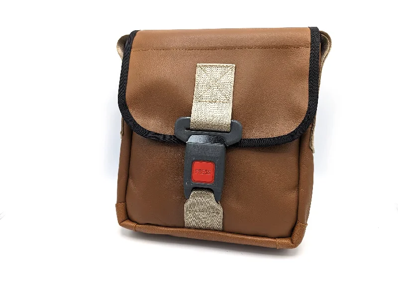 ZW Mini Messenger -  2006 Audi A6 Wagon Classic Totes At Unbeatable Deals